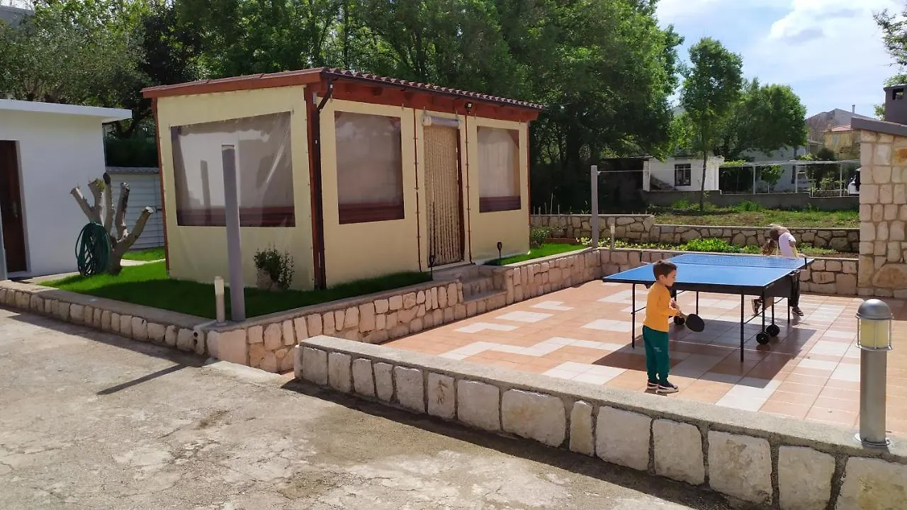 Apartmani Andreja Pag Town 0*,